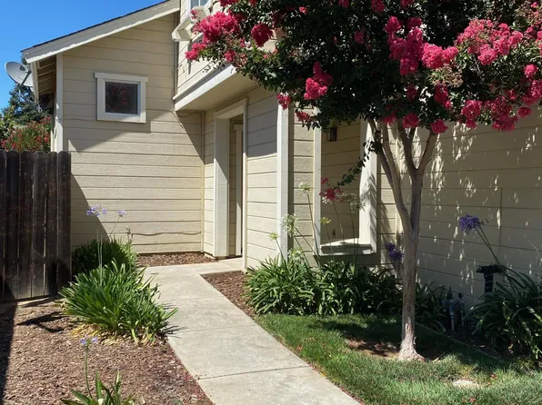 6302 Laguna Mirage Ln, Elk Grove, CA 95758