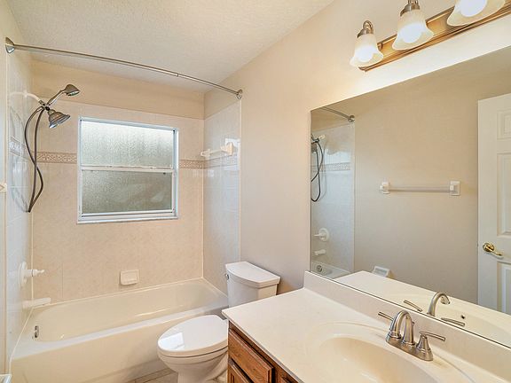 4th image of 2607 Keswick Ct