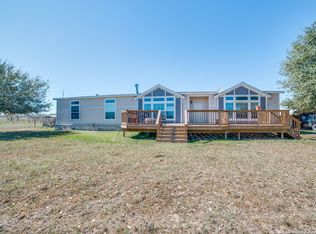 157 County Road 303, Floresville, TX 78114