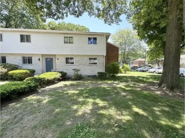 205 Bishop Dr Unit 205, Framingham, MA 01702