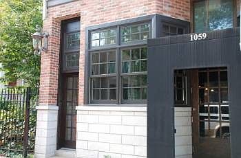 2nd image of 1059 W Wrightwood Ave