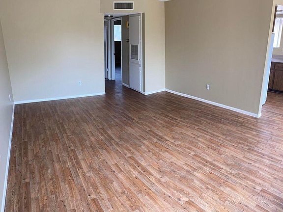 3rd image of 3302 W Northern Ave Unit 4