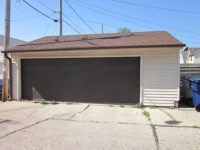 2nd image of 2459 S 34th St