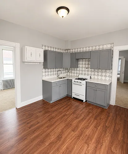 866 Main St #2 Photo 1