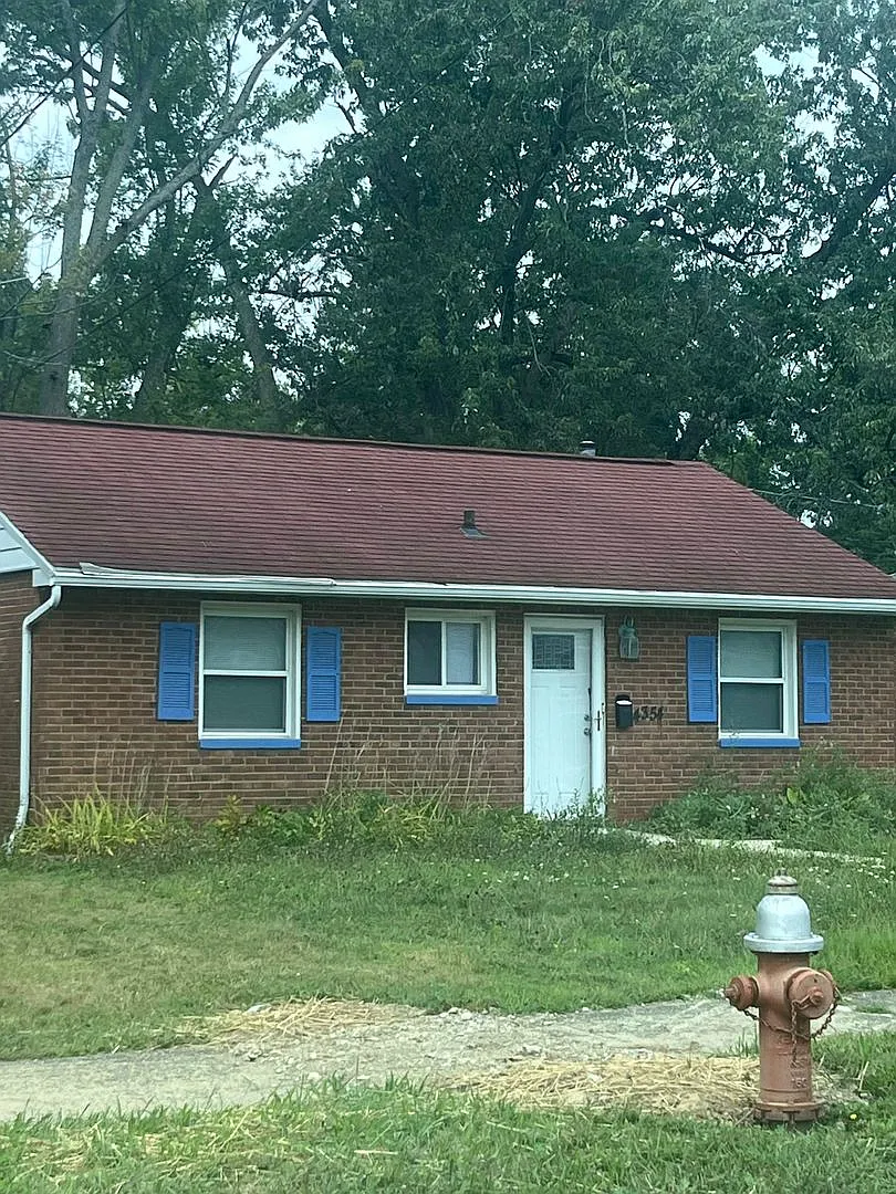 Cozy 2-Bedroom Ranch Home Classic Brick Style & Convenient Living! — Photo 1