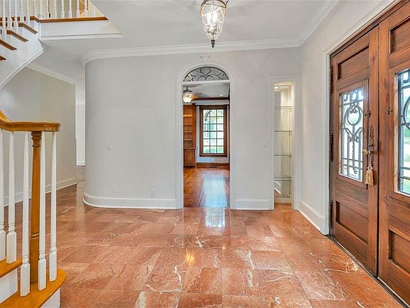 4th image of 210 Settlers Rd