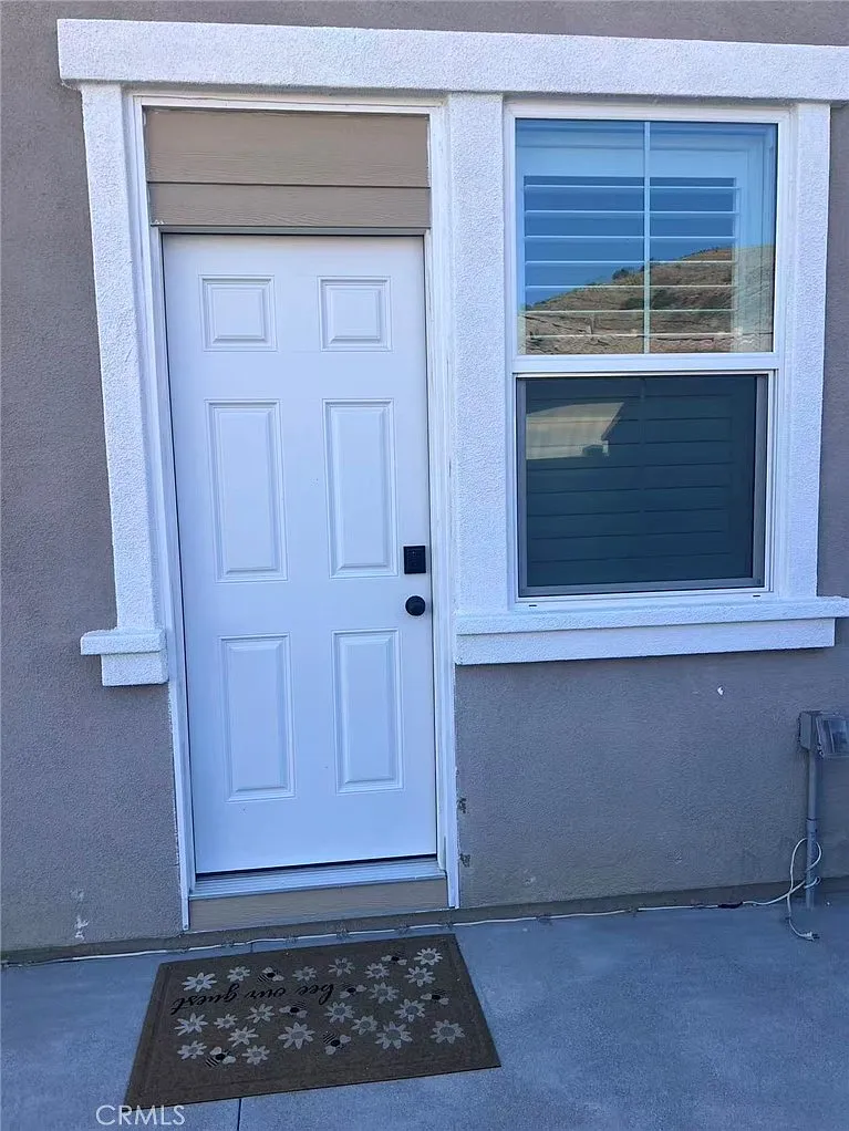 2 bed, 500 sqft, $2,400 — Photo 3