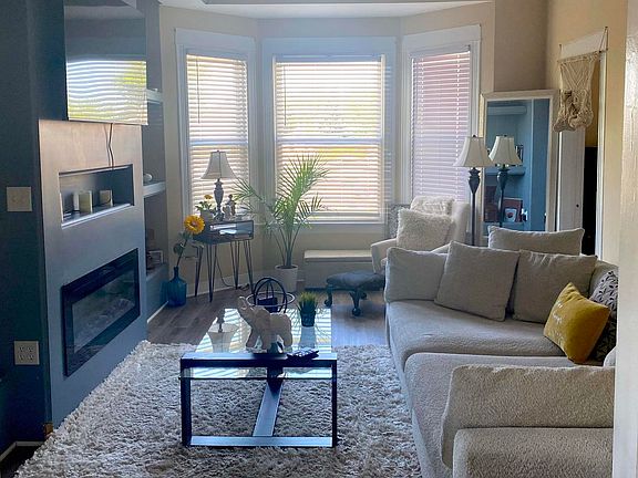 3rd image of 12629 Maple Ave