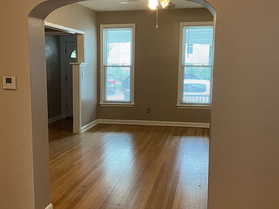 5th image of 720 E Pearson St