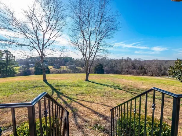 1065 Old County House Rd, Charlotte, TN 37036