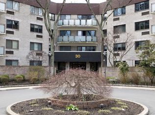 30 Greenridge Ave APT 4E, White Plains, NY 10605