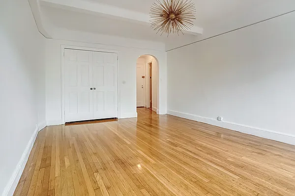 Rented by Bond New York | media 37