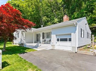 8 Shelton St, Derby, CT 06418