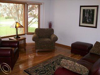 3rd image of 4741 Parkridge Dr