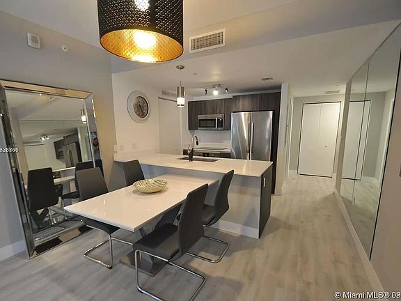 4th image of 488 NE 18th St Unit 3308
