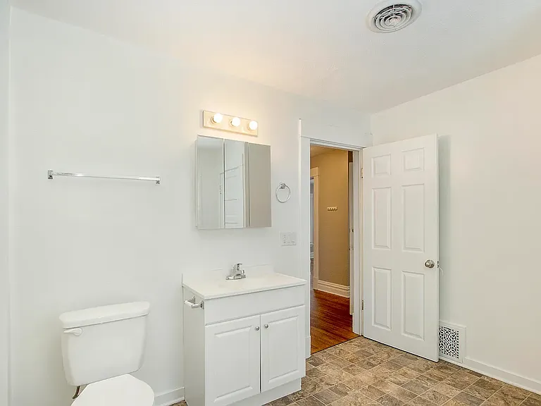 823 Sigsbee St SE #2 — Photo 8