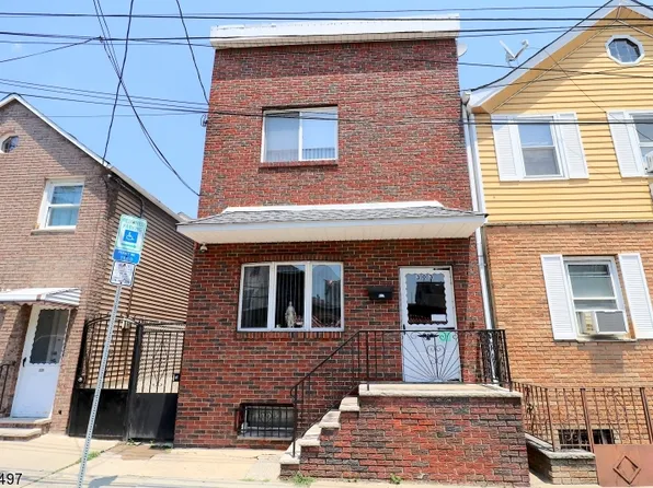303 Walnut St, Newark City, NJ 07105