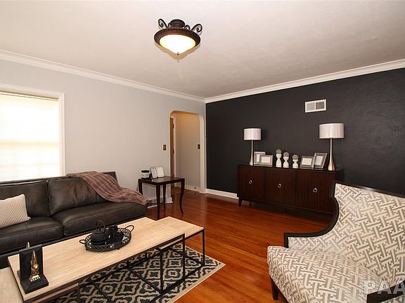 5th image of 403 W Forrest Hill Ave