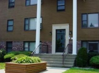 60 Chapin St APT B, Holyoke, MA 01040