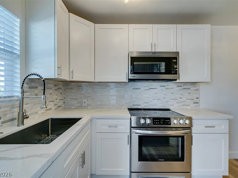 1116 S Casino Center Blvd #2 — Photo 24
