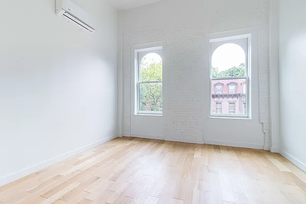 Rented by Bold New York | media 35