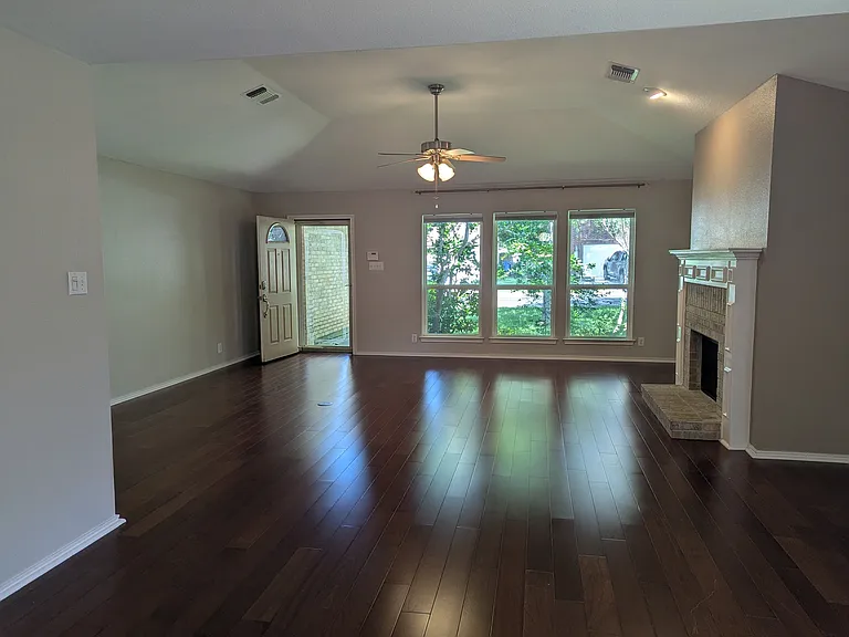 15330 Preston Pass Dr — Photo 2
