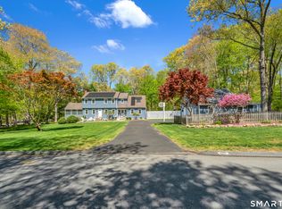 7 Winchester Rd, East Lyme, CT 06333