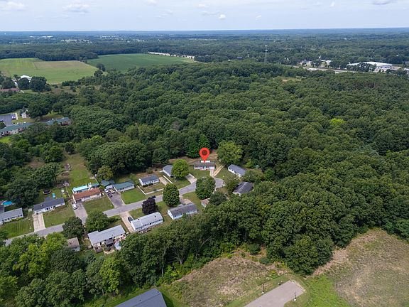 3rd image of 55478 Giddings Ct