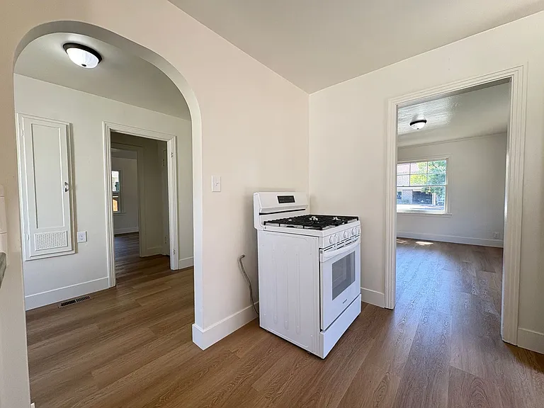 11 S Hutchins St — Photo 13