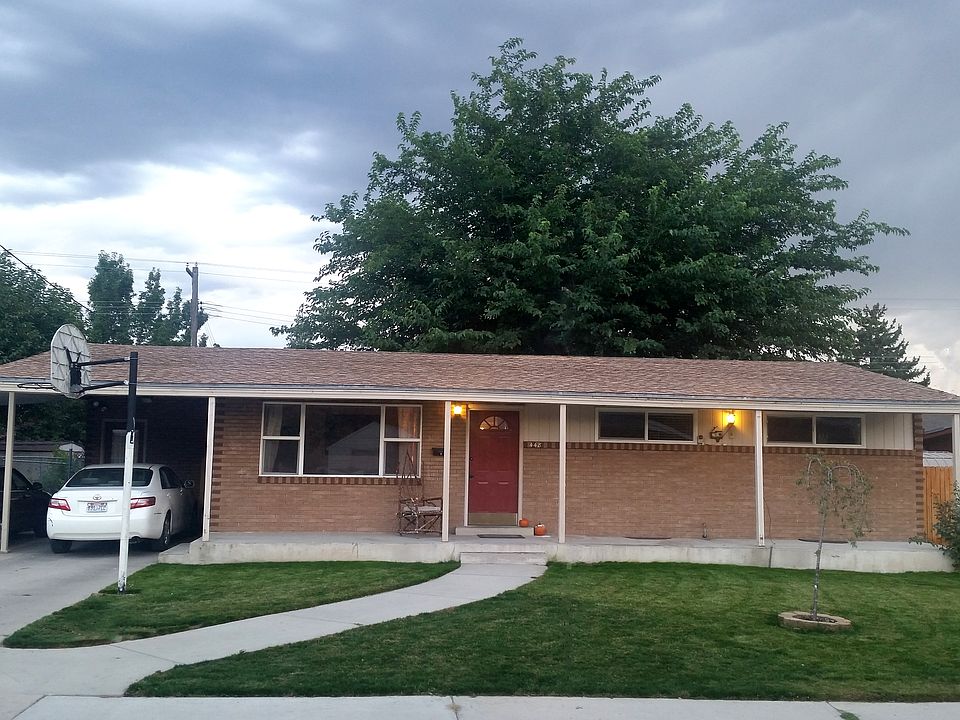 Front: Covered Porch