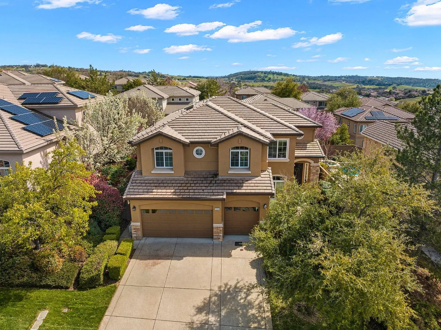 5336 Garlenda Dr photo 1