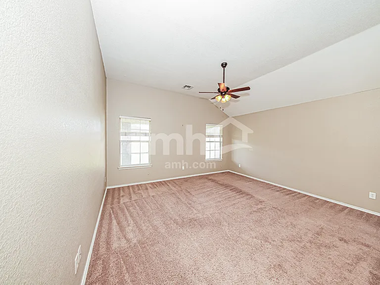 316 SW 40th St — Photo 9