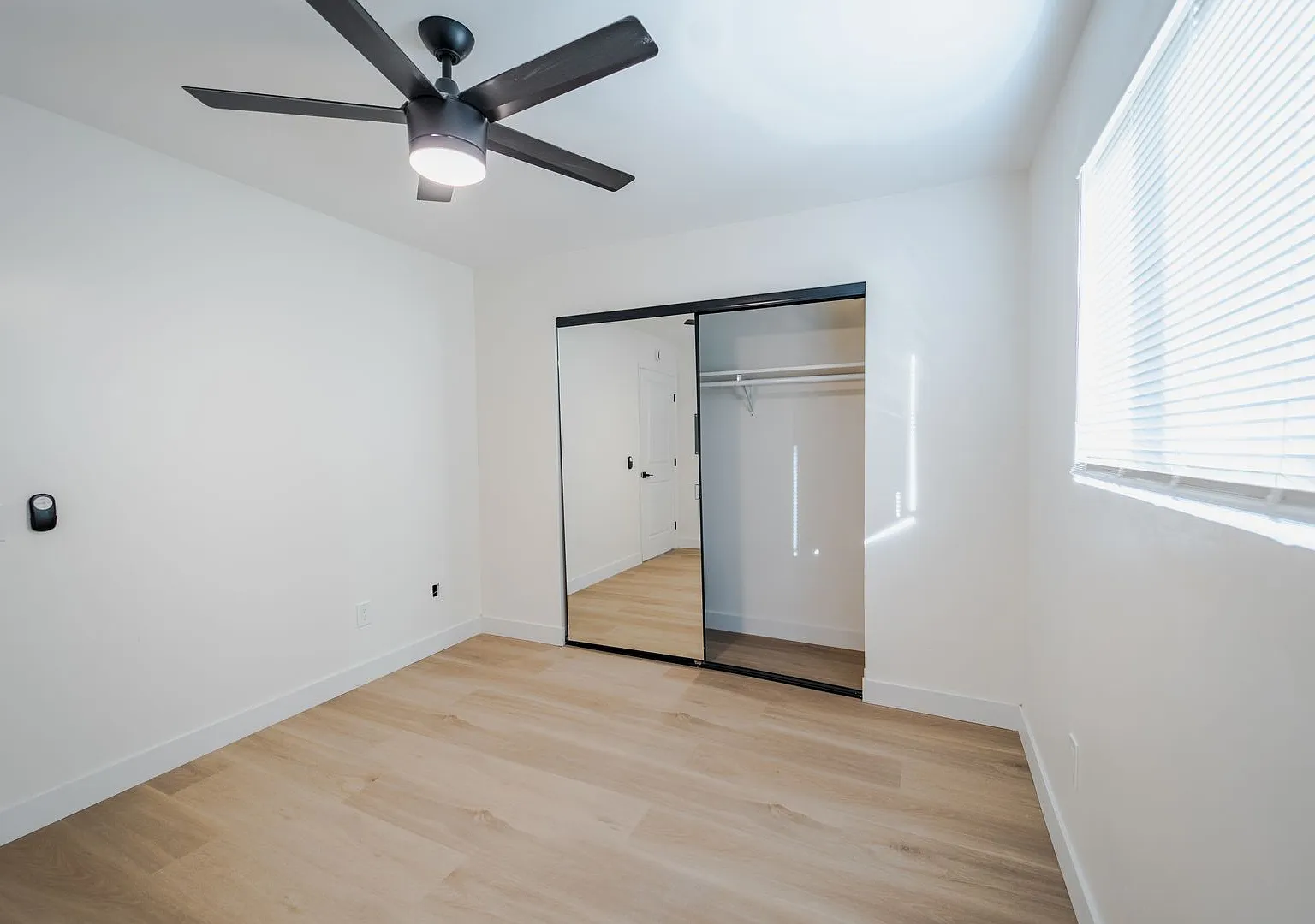 Fairmount Ave | 3681 — Photo 3