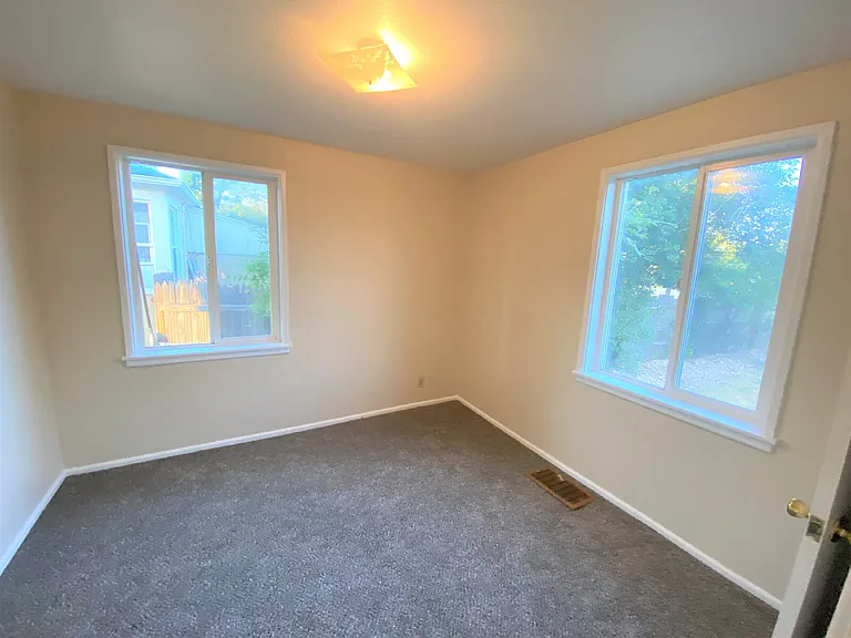 1681 Hanover St — Photo 9