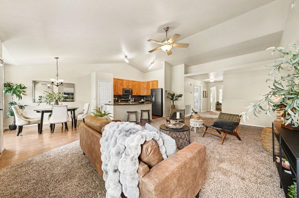 2044 Falcon Ridge Dr