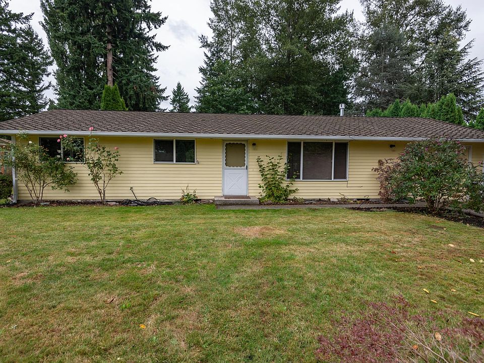 13229 47th Dr NE (front yard view)