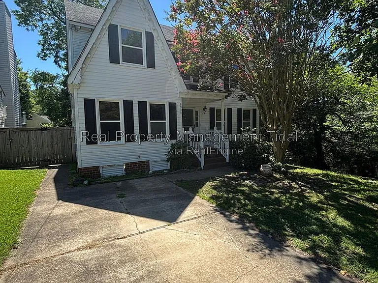 8956 Belgrave Ave — Photo 3