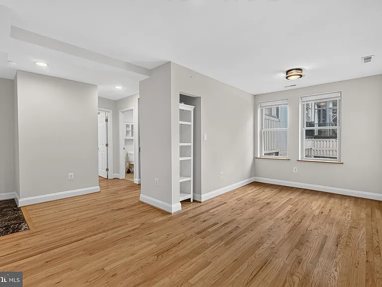 1427 Chapin St NW #204 — Photo 7
