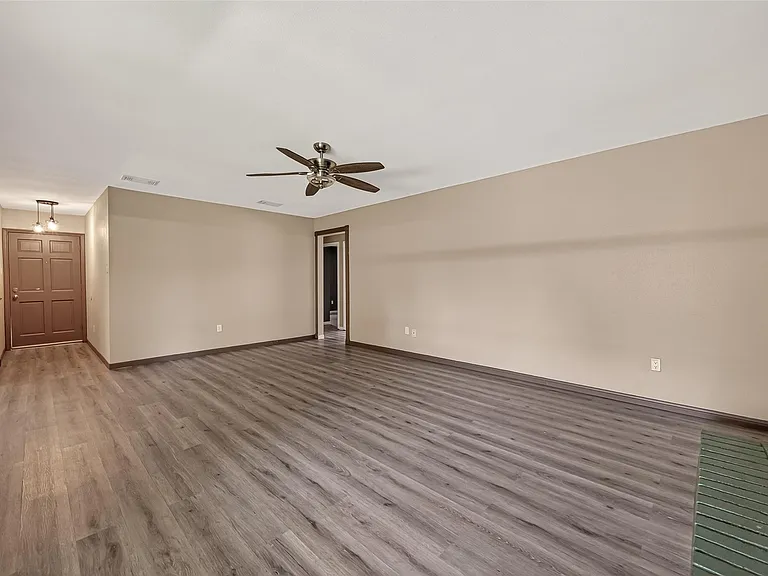 24006 Lone Elm Dr — Photo 4