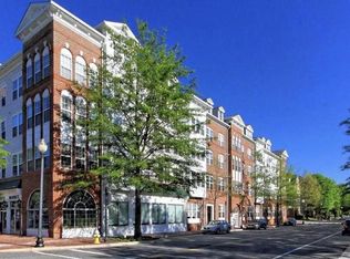 4951 Brenman Park Dr APT 103, Alexandria, VA 22304