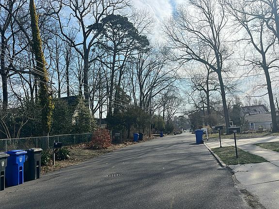 4th image of 200 Anthony Ave