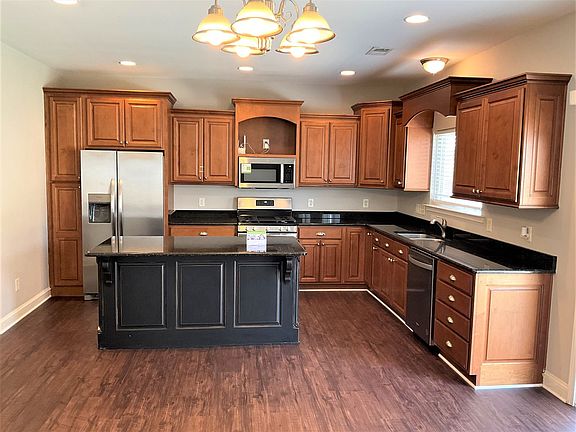 4th image of 1220 Jade Glen Dr