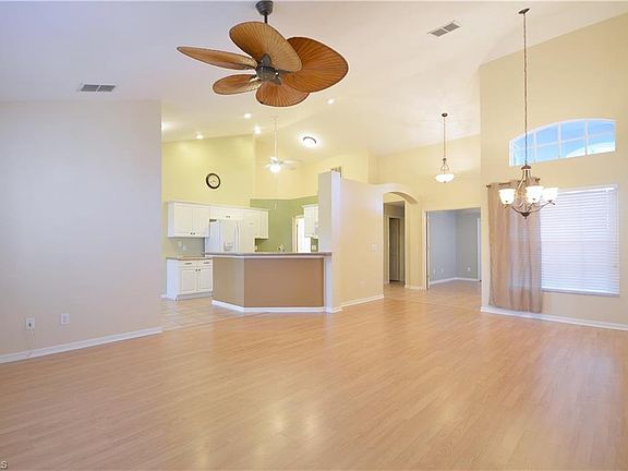 3rd image of 15250 Cricket Ln
