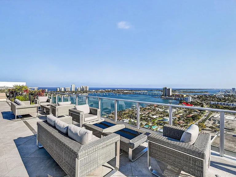 220 Lake Shore Dr #715 — Photo 36