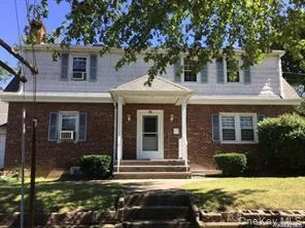 75 Searingtown Rd Unit 1, Albertson, NY 11507