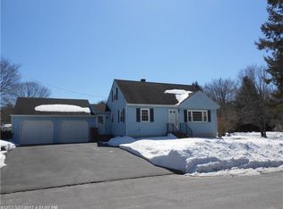 28 Mayflower Rd, Westbrook, ME 04092