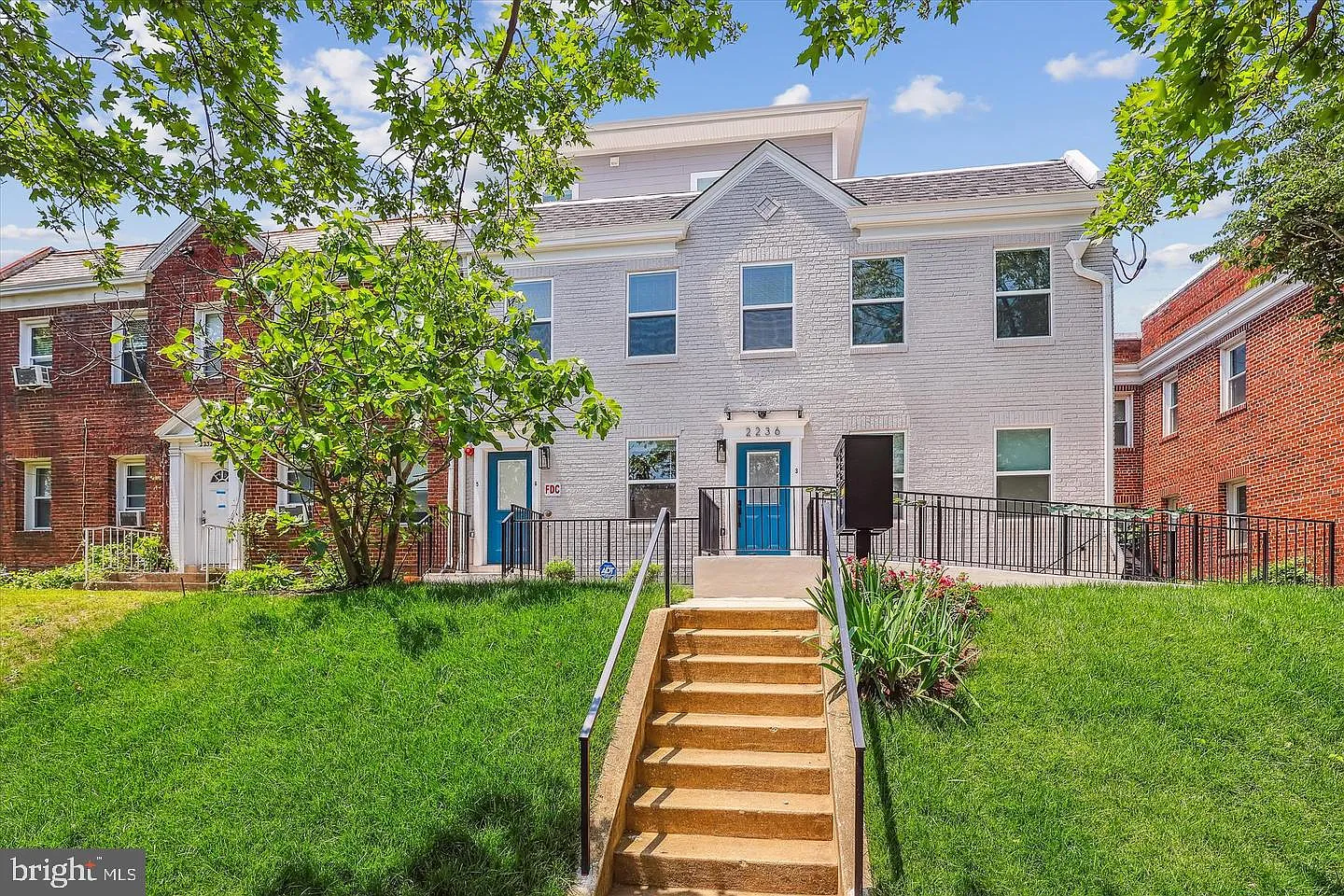 2 bed, 1.0 bath, 770 sqft, $2,975 — Photo 3