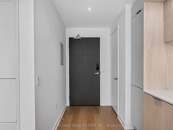 3rd image of 448 Burnhamthorpe Rd W #5304