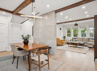 933 McLean Dr, Vancouver, BC V5L 3N1