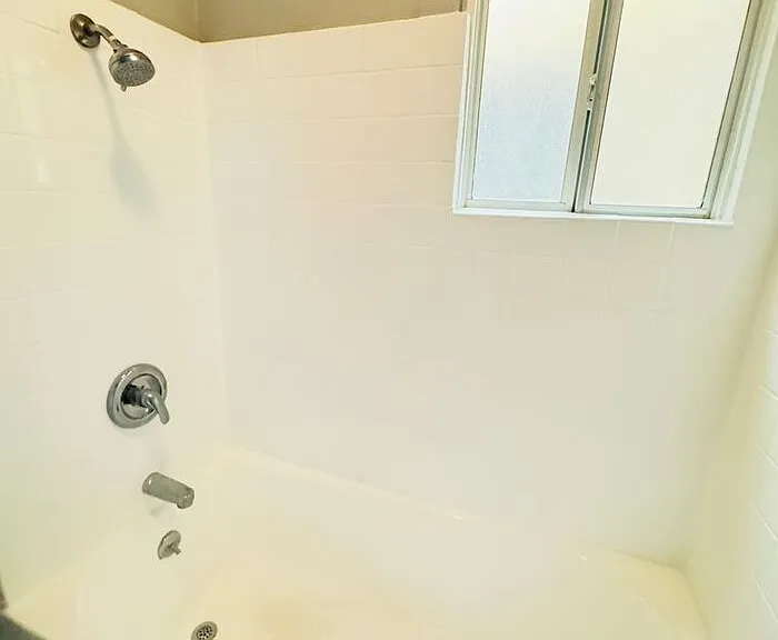 2637 E 4th St #1 — Photo 6